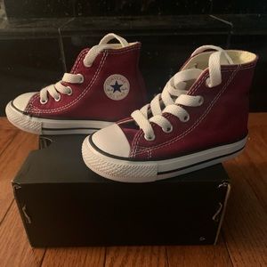 ✨SOLD✨Converse (Toddler)